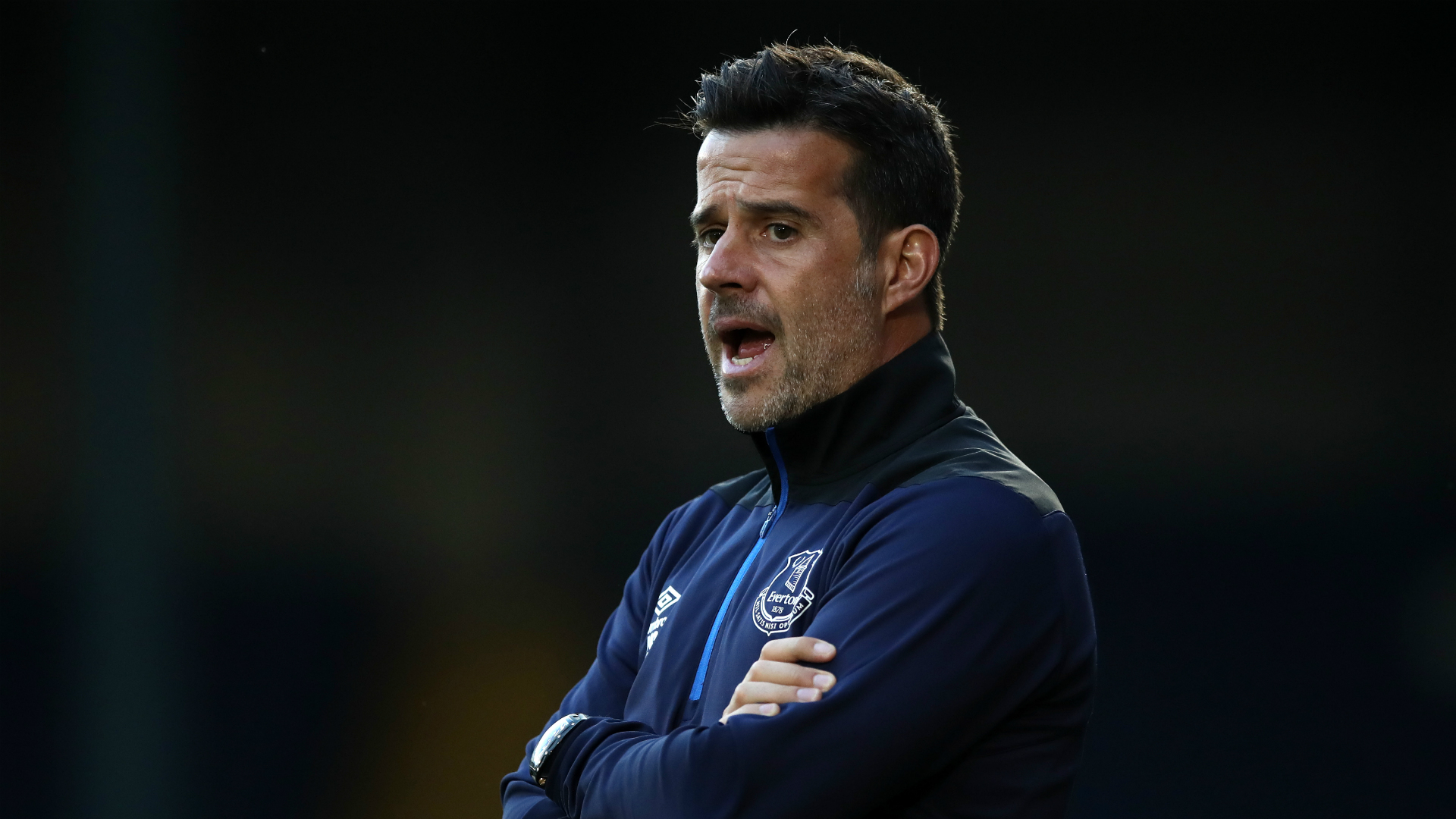 采取高压战 采取高压战